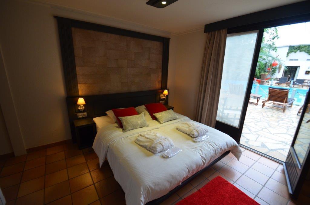 Tropical Hotel دربي المظهر الخارجي الصورة