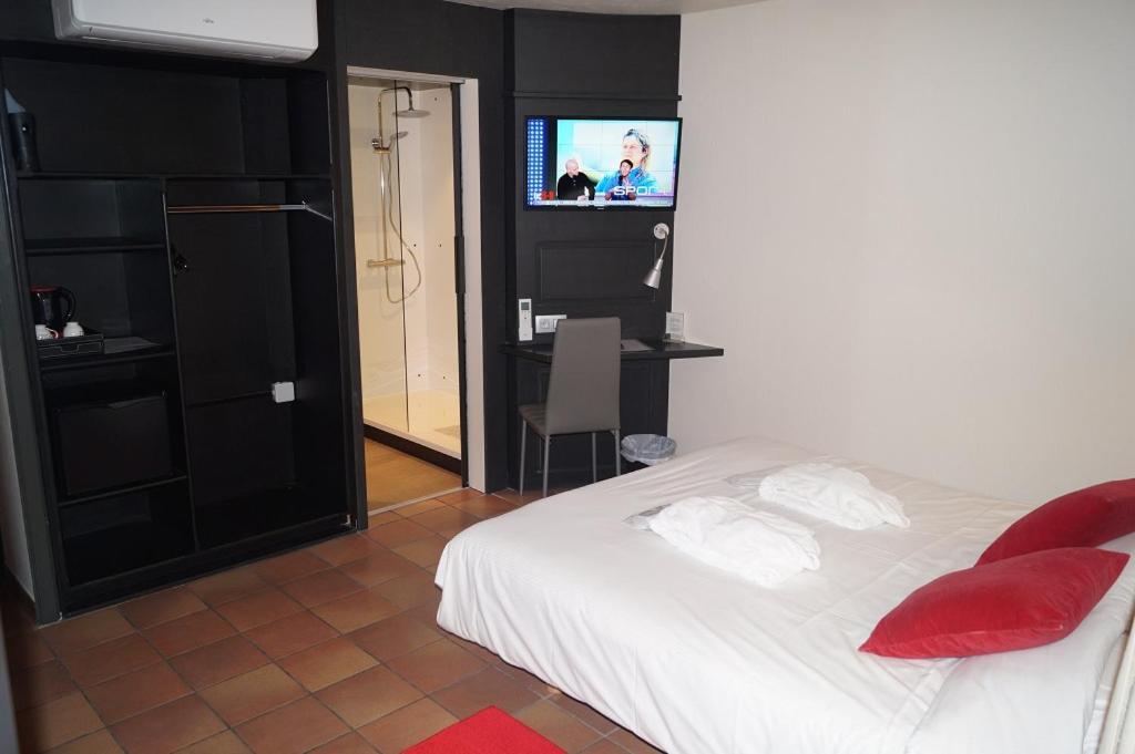Tropical Hotel دربي المظهر الخارجي الصورة